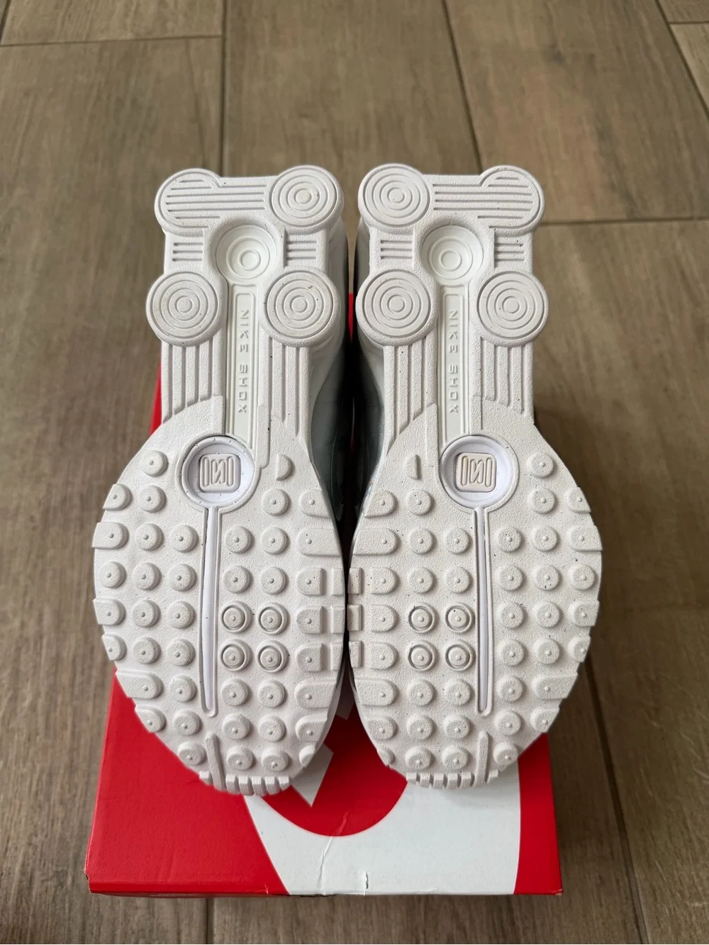 Nike Shox R4 (GS ) - Picture 9 of 9